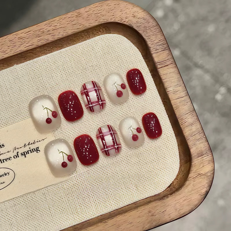 Kirschrote Press-on Nails mit Polka Dot-Design, 10 Stück, Damen - Bild 1