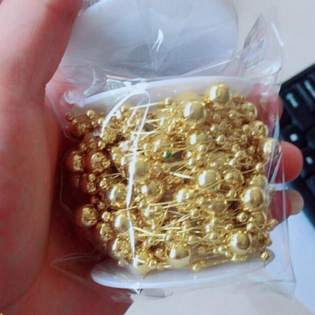 DIYelecs Perlenkette mit Sternform und runden Perlen in Gold und Beige, 10m Angelschnur für Hochzeit und Weihnachtsdekoration - Bild 1