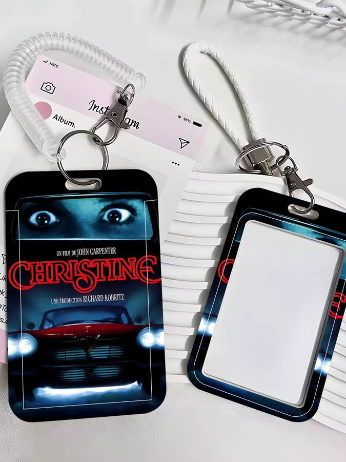 Ausweishülle im Retro Horrorfilm Design Christine 1983 für Schulkarten und Zugangskarten aus Kunststoff, Mehrfarbig - Bild 5