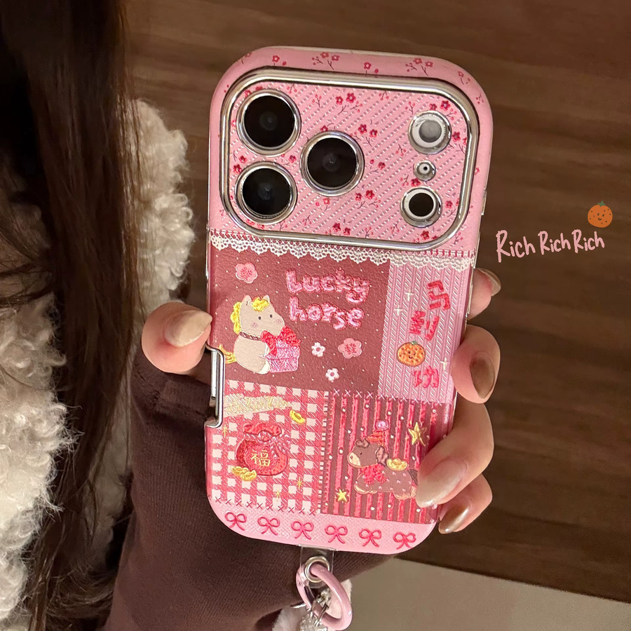 MUQGEW Handyhülle mit Koreanischem Cartoon-Pferd und Lederstruktur für iPhone 11 bis 17 Pro Max inklusive Armband, Stoßfest, Pink - Bild 2