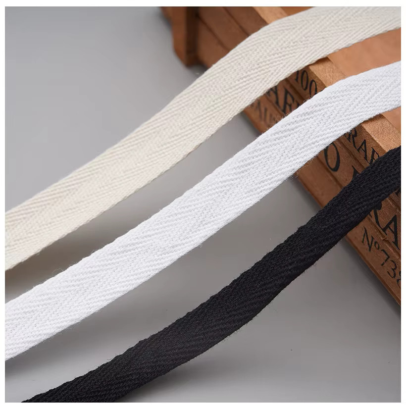 Weißes Twill-Chevron-Gurtband aus 100 % Baumwolle für DIY, Nähen und Dekoration - Bild 3