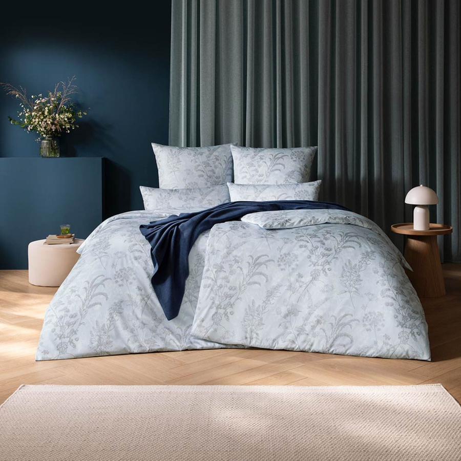 Estella Schweizer Premium Mako-Satin Bettwäsche Elke Wolke Gräser in Blau mit Bettbezug und Kissenbezug, B/H: 135 x 200 cm und 80 x 80 cm - Bild 1