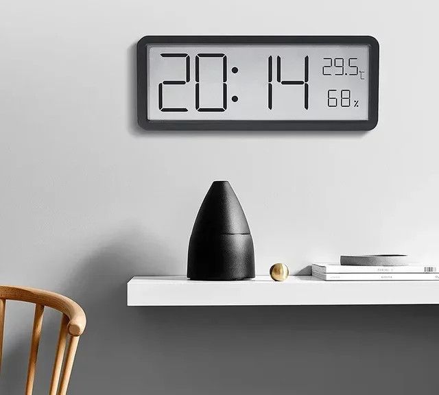 WOKLOK Digitale LCD-Wanduhr in Schwarz mit Temperatur- und Luftfeuchtigkeitsanzeige, batteriebetrieben und minimalistischem Design - Bild 1