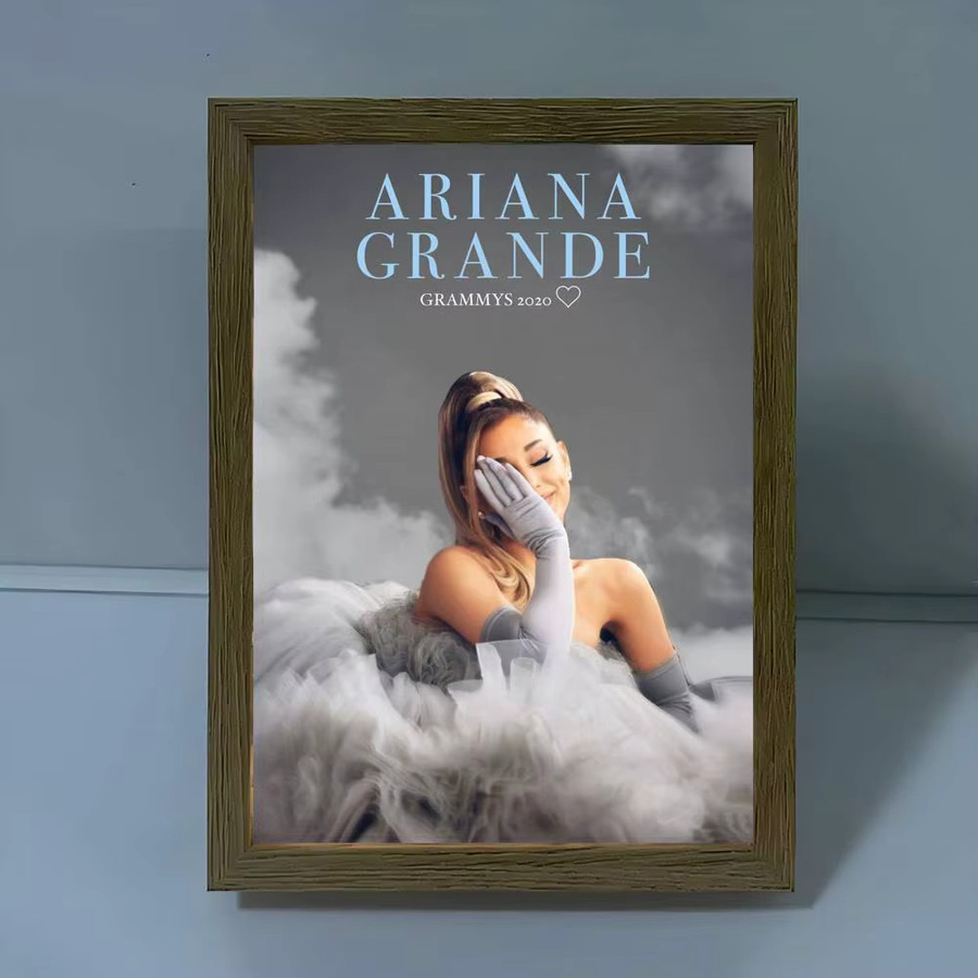 Vintage Filmplakat Ariana Grande Portrait Wanddekoration Mehrfarbig B: 15,0 cm, H: 15,0 cm - Bild 4