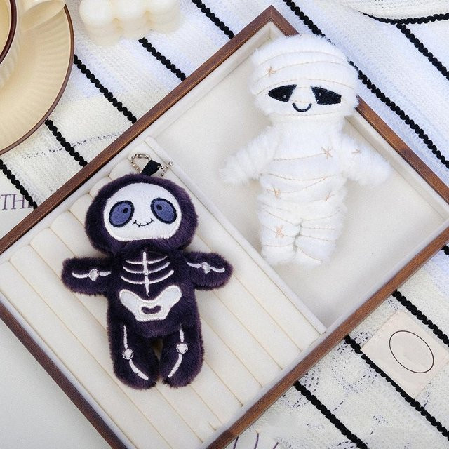 Anhänger Skelett-Mumien-Stofftier-Puppe, weiß, Unisex - Bild 1