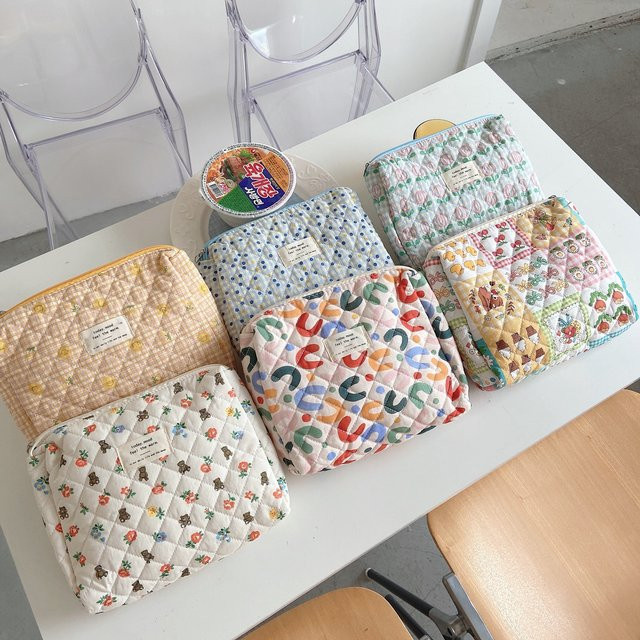 DANIVIVI Windeltasche mit Cartoon-Druck als Schultertasche in Blau und Multicolour für Mama und Baby - Bild 1