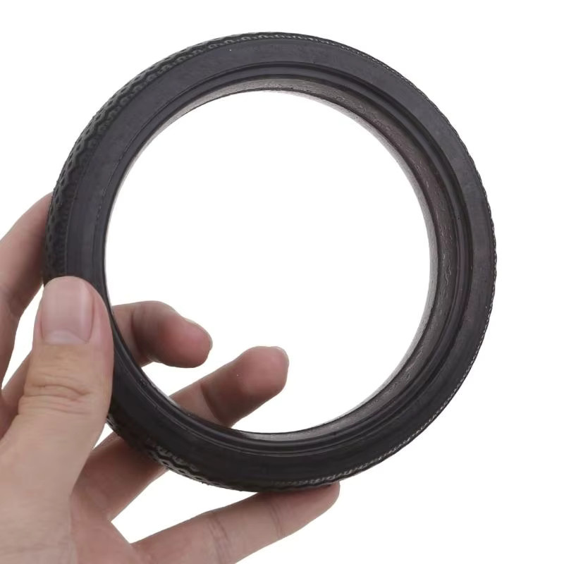 Elastics Tubeless Reifenersatz als Außenreifen für Kinderwagen in Schwarz - Bild 1