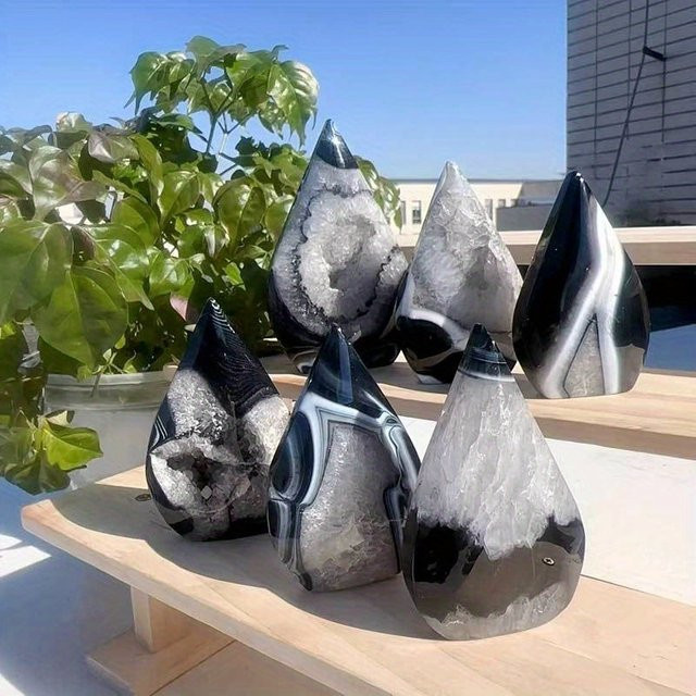 CrystalHola Schwarzer Onyx Geode Achat Ornament – Natürliche kegelförmige Mineralien Dekoration in Schwarz - Bild 1