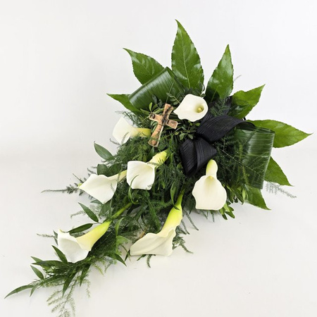 Blumenversand Edelweiß Arrangement Calla Lily Greenery weiß Sympathy and funeral