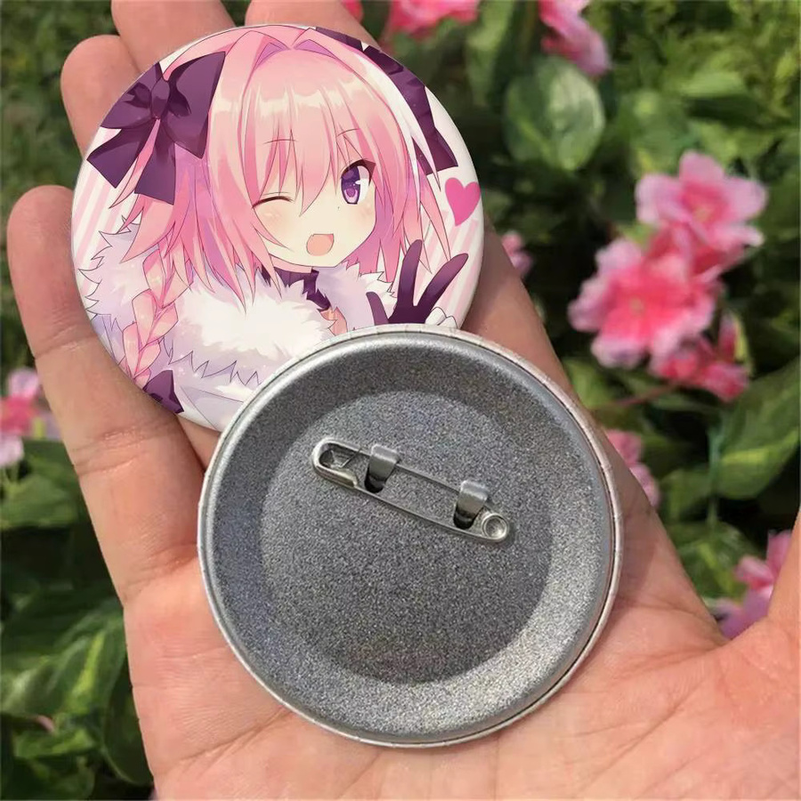 Fate Grand Order Astolfo Abzeichen, Brosche, 1-teiliges Set - Bild 2