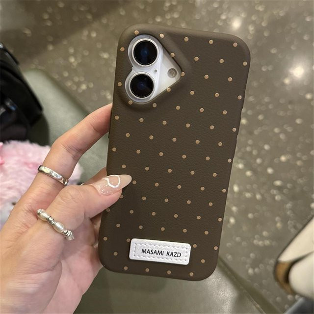 Kawaii Lederhülle mit Herzform und Punkten für dein iPhone, weiche Schutzhülle im japanischen Stil, erhältlich in Schwarz, Braun, Weiß und Pink - Bild 1