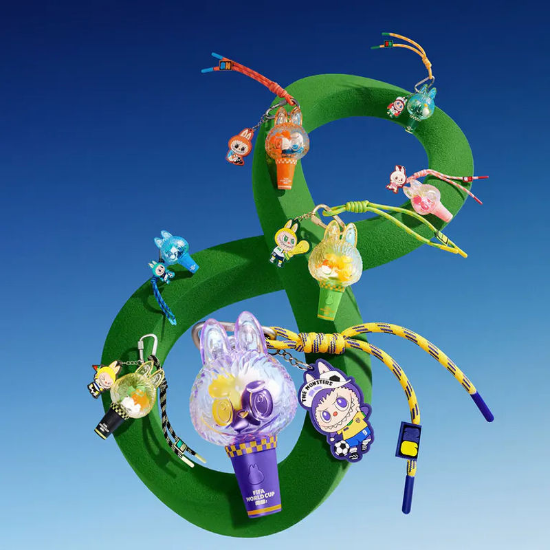 POP MART THE MONSTERS x FIFA SERIES Mini-Anhängerfigur Blind Box Sammelfigur aus Kunststoff in Mehrfarbig - Bild 3