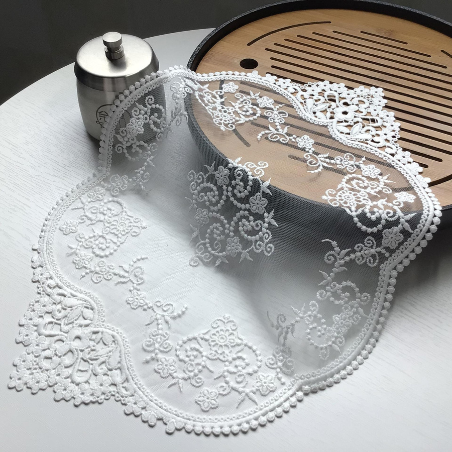 Yiran Furniture Tischdekoration mit französischer Retro-Spitze und floraler Stickerei, oval, Weiß, B/H: 42 x 31 cm - Bild 1
