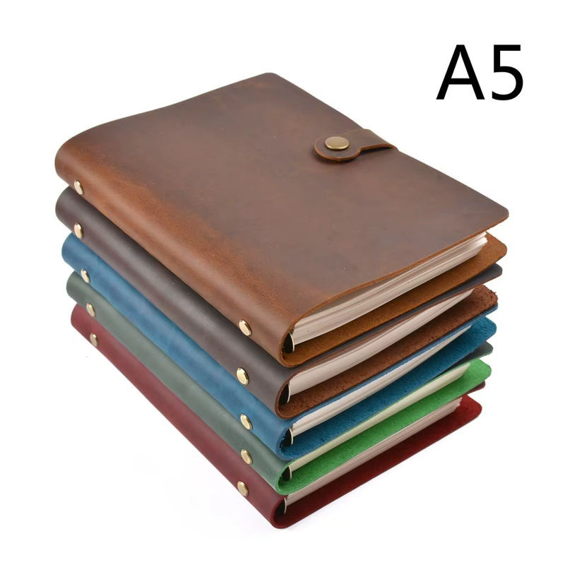 Handgefertigtes Retro-Notizbuch aus Rindsleder im A5-Format, 6-Loch-Notizblock mit Hardcover und linierten Seiten, Crazy Horse Leder in Braun oder Lila - Bild 3
