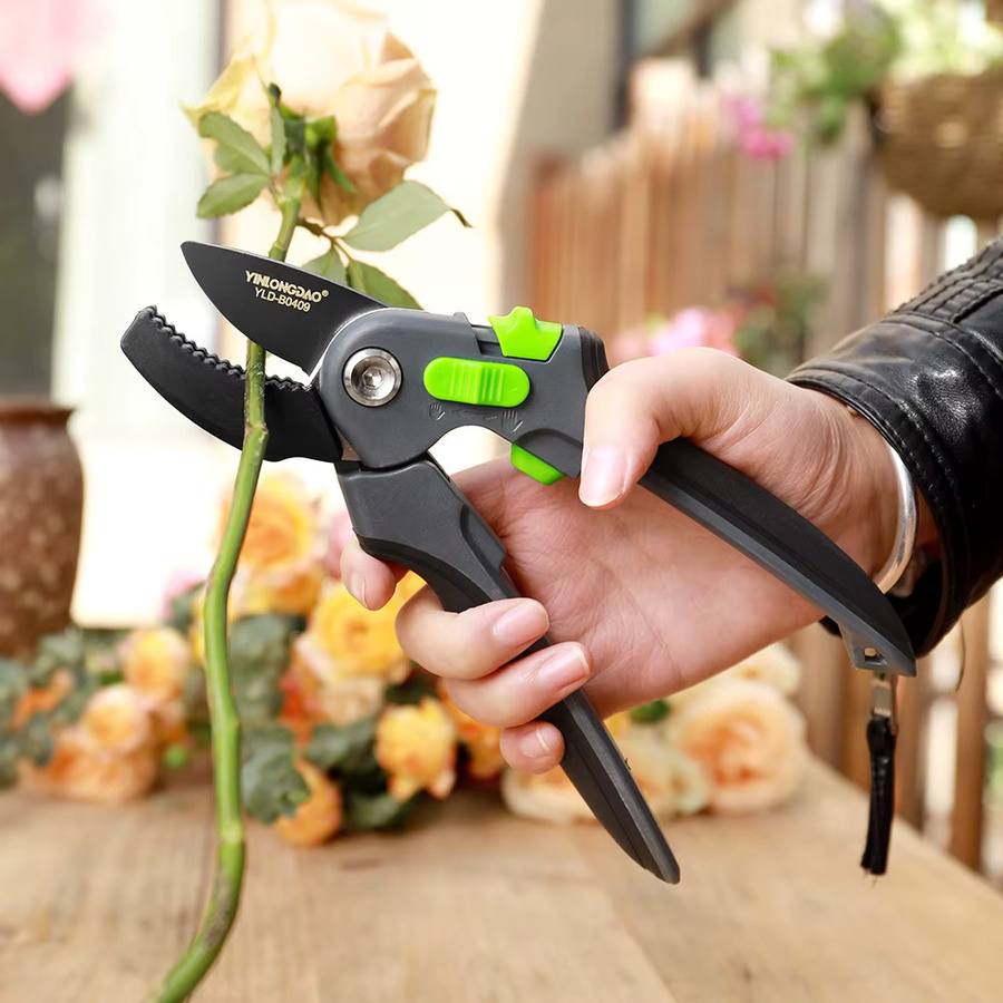 Multifunktionale und langlebige Astschere für die Gartenarbeit - Bild 2