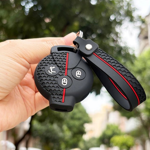 Schlüsselanhängerhülle aus Silikon für Mercedes Benz Smart Fortwo 451 City Coupe Cabrio mit Schlüsselring in Schwarz - Bild 1