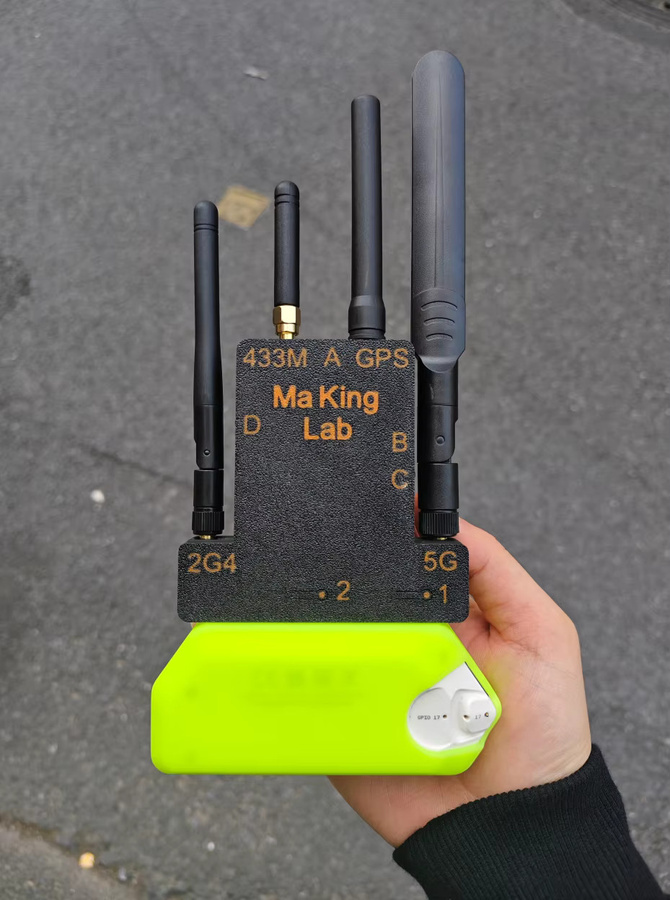 KUXA Flipper Zero 4-in-1 Predator-Modul mit 5G WLAN, ESP32-C5, GPS-Positionierung und 2,8-Zoll-Bildschirm in Schwarz und Multicolour - Bild 4