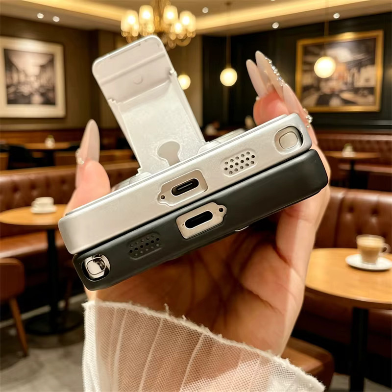 Magnetische Matte Schutzhülle mit faltbarer Halterung für Samsung Galaxy S26 S25 S24 S23 S22 S21 Ultra Plus FE in Silber mit MagSafe Kompatibilität - Bild 2