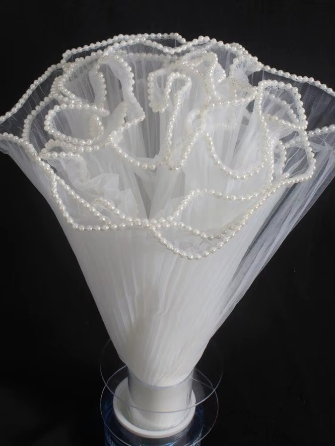 Beiges Netzmaterial für Blumenstrauß-Verpackungen mit Perlenkanten, Breite: 28 cm, Länge: 4 Yards - Bild 2