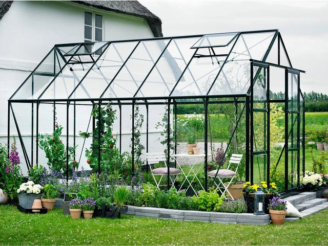 Halls Gewächshaus Magnum 148 in Grün mit 11,5 m² Glasfläche, Fundamentrahmen und Sicherheitsglas - Bild 1