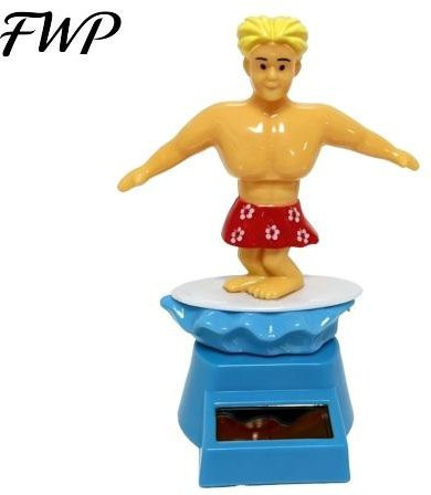 Mirelle Solar-Auto-Ornament Surfer-Junge als wackelnde Cartoon-Figur in Rot und Blau - Bild 1