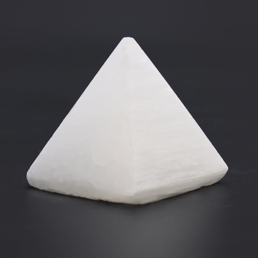 Selenit Kristallpyramide von SHAMTAM in Weiß und Cremeweiß, Höhe: 5 cm - Bild 4