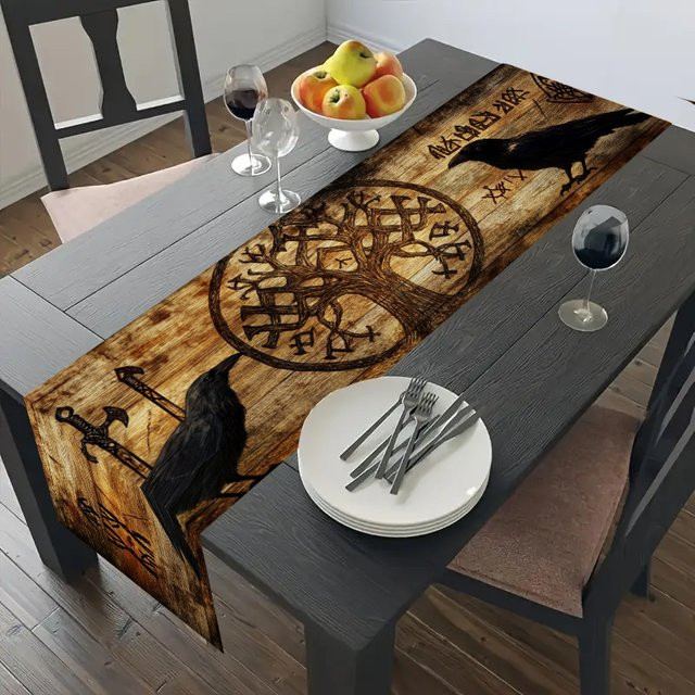 VIKAMA Tischflagge im skandinavischen Wikinger-Stil aus Holz und Textil, Dunkle Vintage-Tischdekoration mit Rabe, Rune und Baum des Lebens, B/H: 90,0 x 33,0 cm, Schwarz-Braun - Bild 1