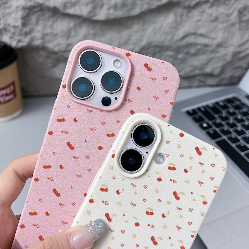 Little Cherry Handyhülle in Schwarz mit Lederstruktur aus TPU und Silikon für iPhone 17 16 15 14 13 12 Pro Max und weitere Modelle, stoßfeste Abdeckung - Bild 3