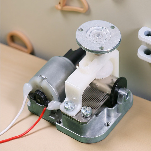 Yunsheng Elektrische Rotations-Spieluhr Schwanensee mit 18 Tönen in Multicolour zum Selbermachen für Puppen und Spielzeug - Bild 1