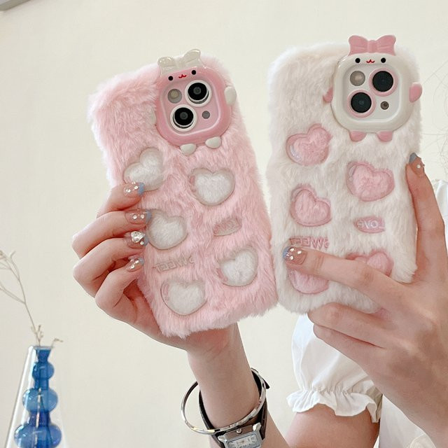 Flauschige Plüsch Handyhülle mit Herz-Design für Apple iPhone 15 14 Pro Max 13 12 11 in Weiß oder Pink - Bild 1
