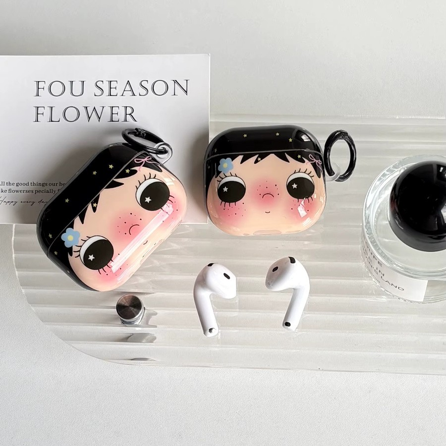Schutzhülle für AirPods 1 2 3 4 Pro und Pro 2 mit Cartoon-Mädchen-Design in Schwarz und Blau mit Blumen- und Sternmuster - Bild 4
