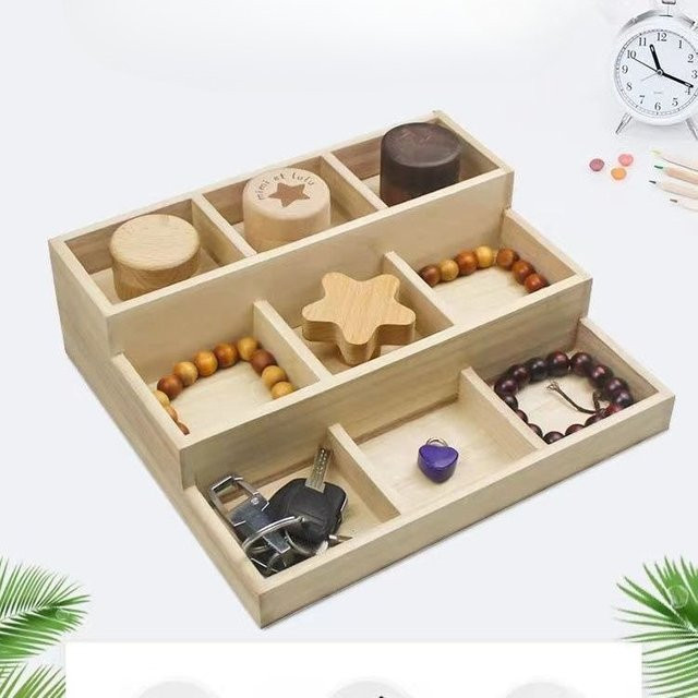 Schmuckaufbewahrungsbox aus Holz in Braun mit vier Gittern als Organizer für Anhänger und Ohrringe im Retro-Design, B: 27,0 cm, H: 8,5 cm - Bild 1