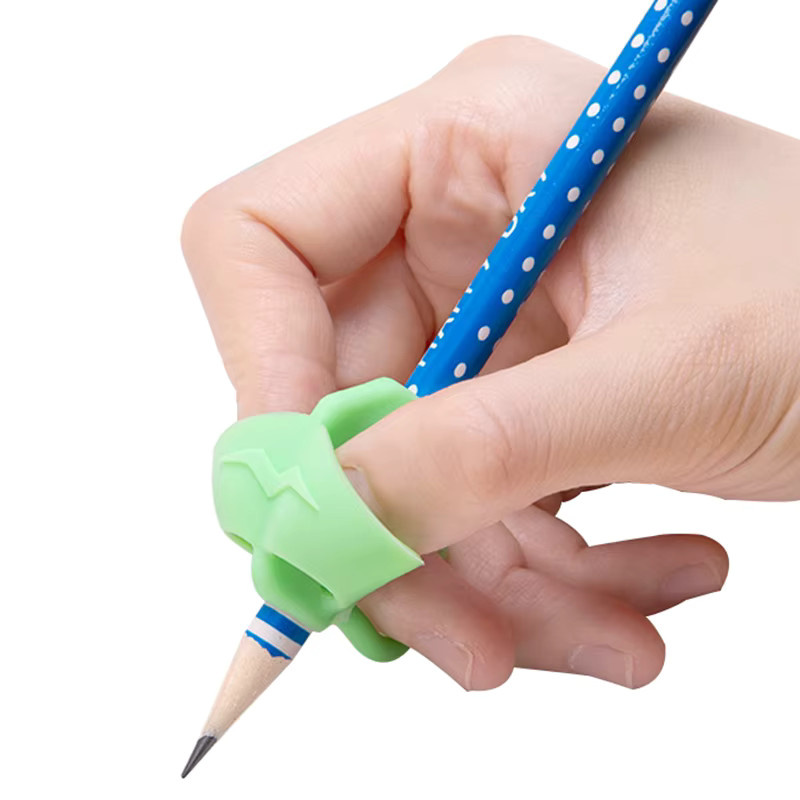 Ergonomischer Silikon-Stiftgriff mit Drei-Finger-Design als Schreibhaltungskorrektor für Kinder und Schüler - Bild 2