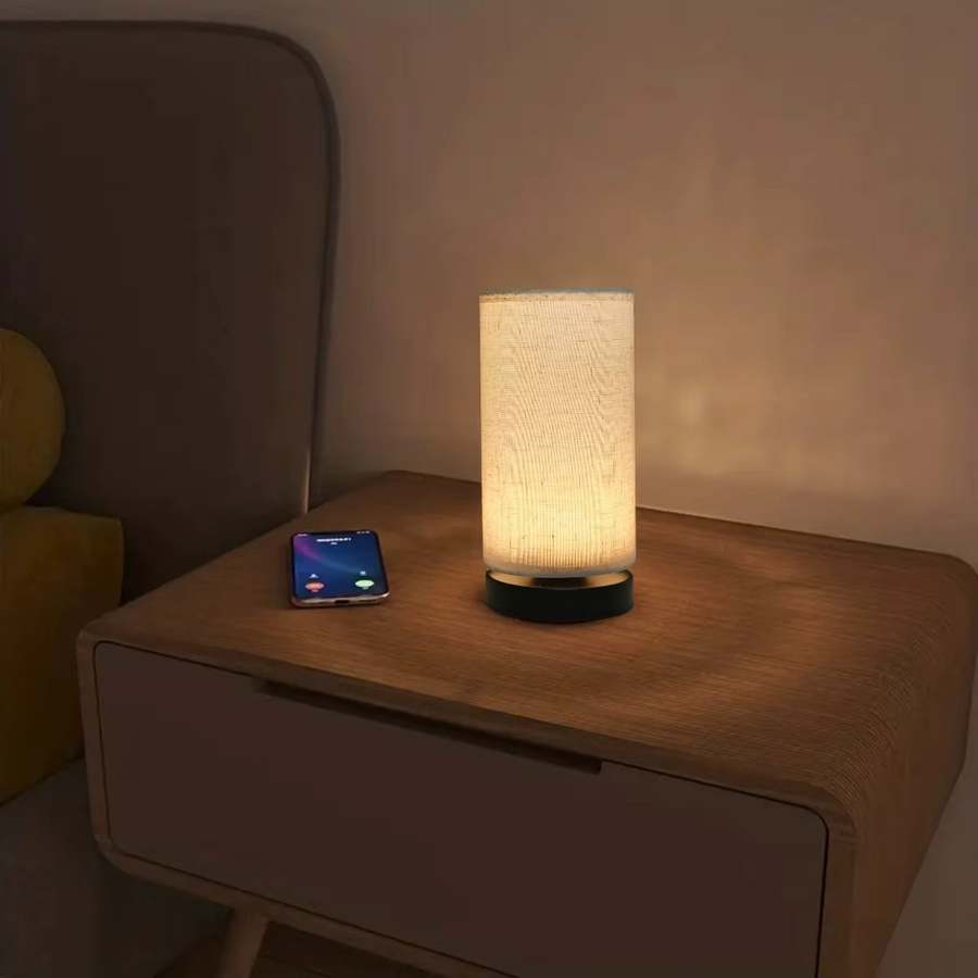 Nordische Stofftischlampe in Beige und Schwarz mit USB-Anschluss für Wohnzimmer, Schlafzimmer und Home Office - Bild 3