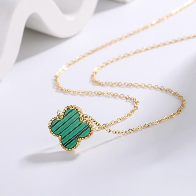 the BAY Halskette 18K vergoldeter Edelstahl, Kleeblatt Anhänger, Perlmutt grün, Damen - Bild 1