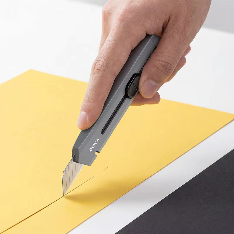 Duke Universalmesser als kompakter Papierschneider, Paketöffner und Kunstmesser aus Kunststoff - Bild 2