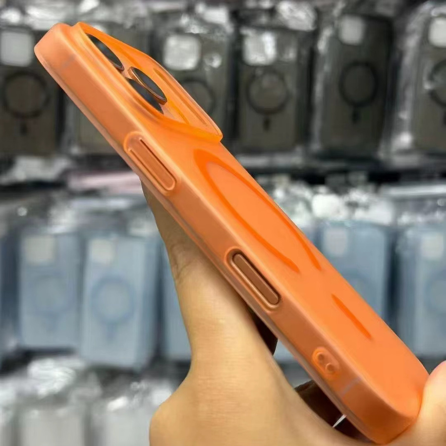 Loobival MagSafe Schutzhülle für iPhone 11 bis 17 Pro Max Plus, Transluzente Matte Hülle aus hartem PC, Ultra Slim Magnetische Case in Transparent, Weiß oder Orange - Bild 3