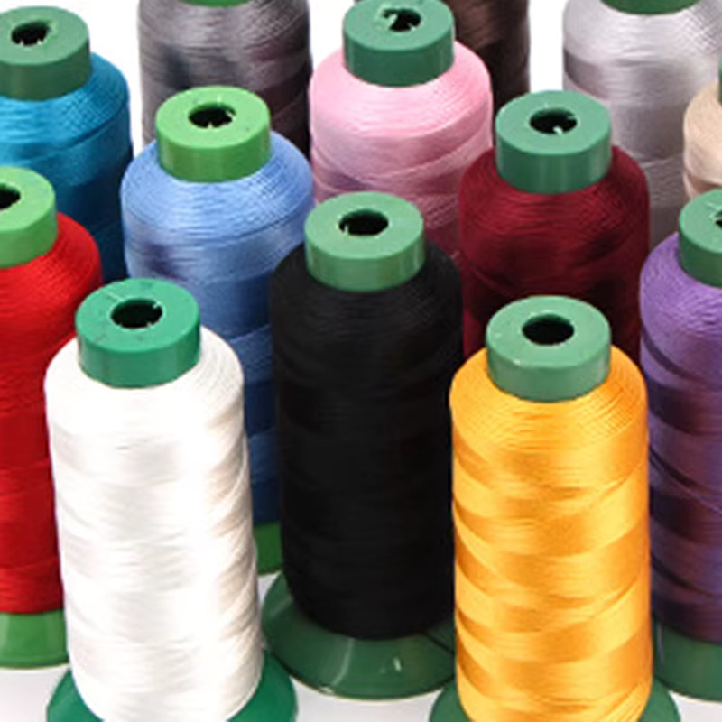 24 Farben Stickgarn Set aus Seide für Maschinenstickerei und Näharbeiten in Multicolour - Bild 5