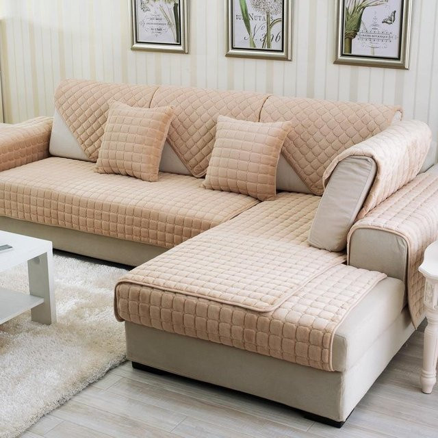Rutschfester Sofakissenbezug aus Plüsch im koreanischen Stil in Beige, B/H: 90 x 70 cm - Bild 1