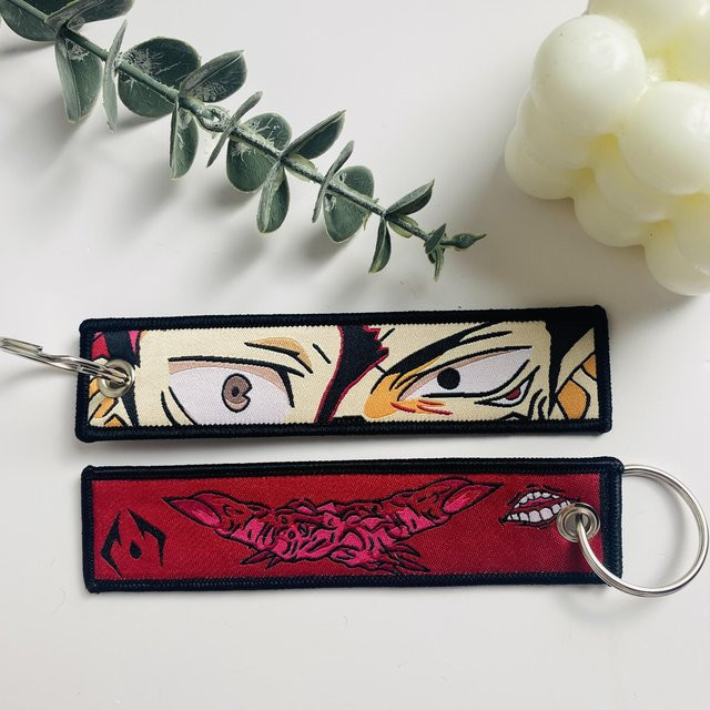 Schlüsselanhänger Japanischer Anime Stickerei, Unisex - Bild 1
