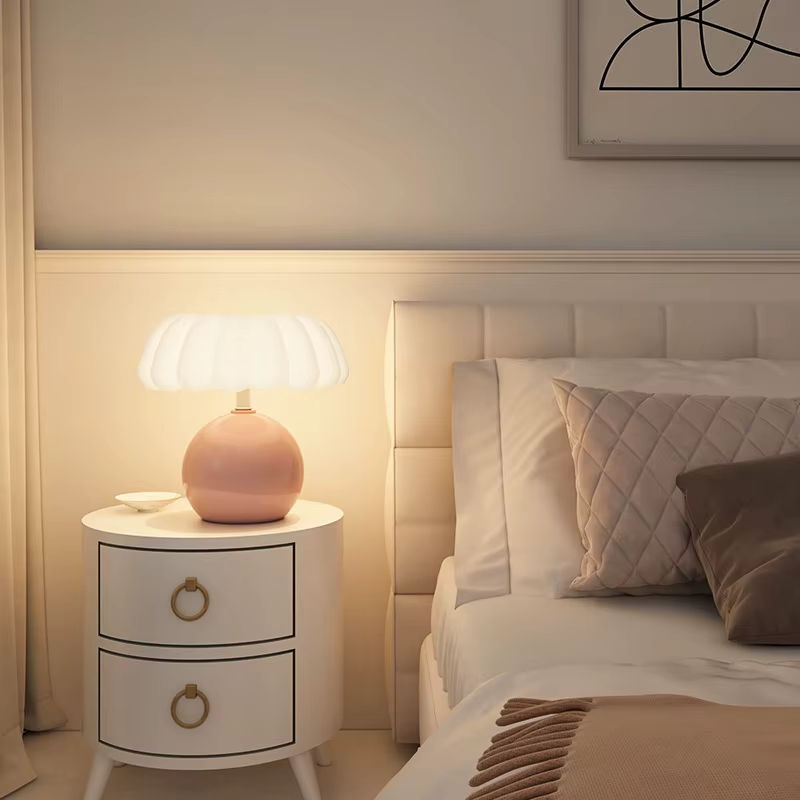 Claeted Nachttischlampe im französischen Stil als Pilz- und Kürbisdesign in Cremefarben für das Kinderzimmer - Bild 2