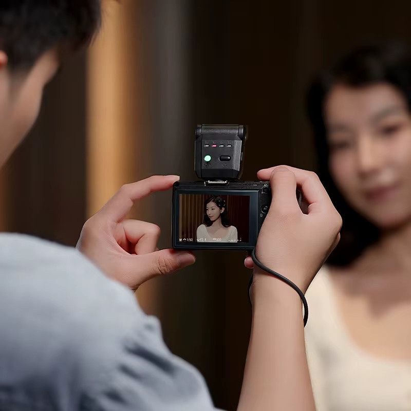 Ulanzi SL03 Spark Lite Kamerablitz in Schwarz mit 3 Beleuchtungsmodi für Lebensmittelfotografie und Stilleben sowie universellem Blitzschuh-Anschluss - Bild 5