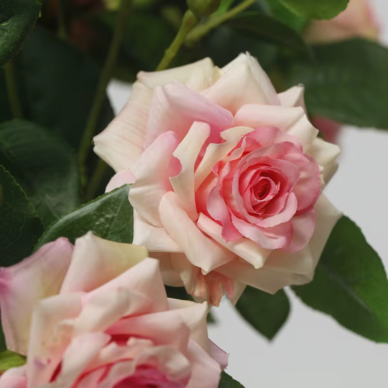 5 Stück künstliche Rosenblüten von Frequeback in Pink mit 3 Köpfen für deine Tischdekoration - Bild 2