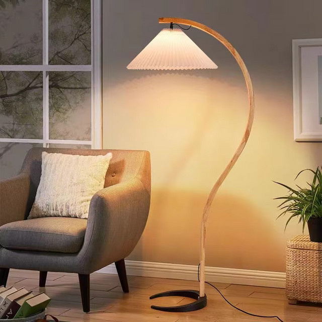 HomeLover Nordic ARC Stehlampe aus Holz in Weiß für Wohnzimmer und Schlafzimmer - Bild 1