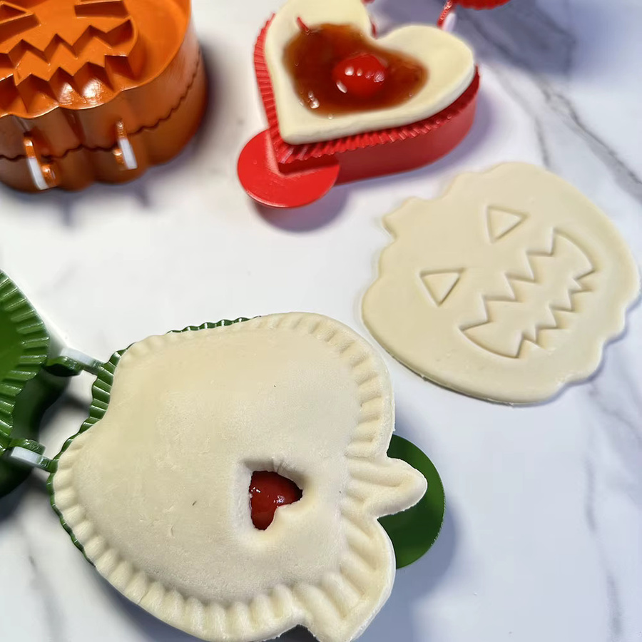 Aihogard Backwerkzeug Set mit Motivformen für Herbst, Weihnachten und Halloween in Mehrfarbig - Bild 2