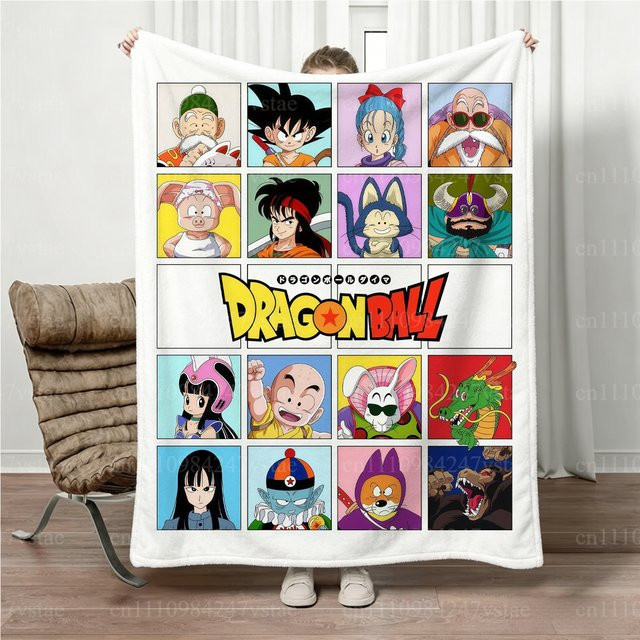 Bandai Dragon Ball Retro Kuscheldecke mit kompletter Charaktersammlung aus Plüsch für die ganze Familie - Bild 1