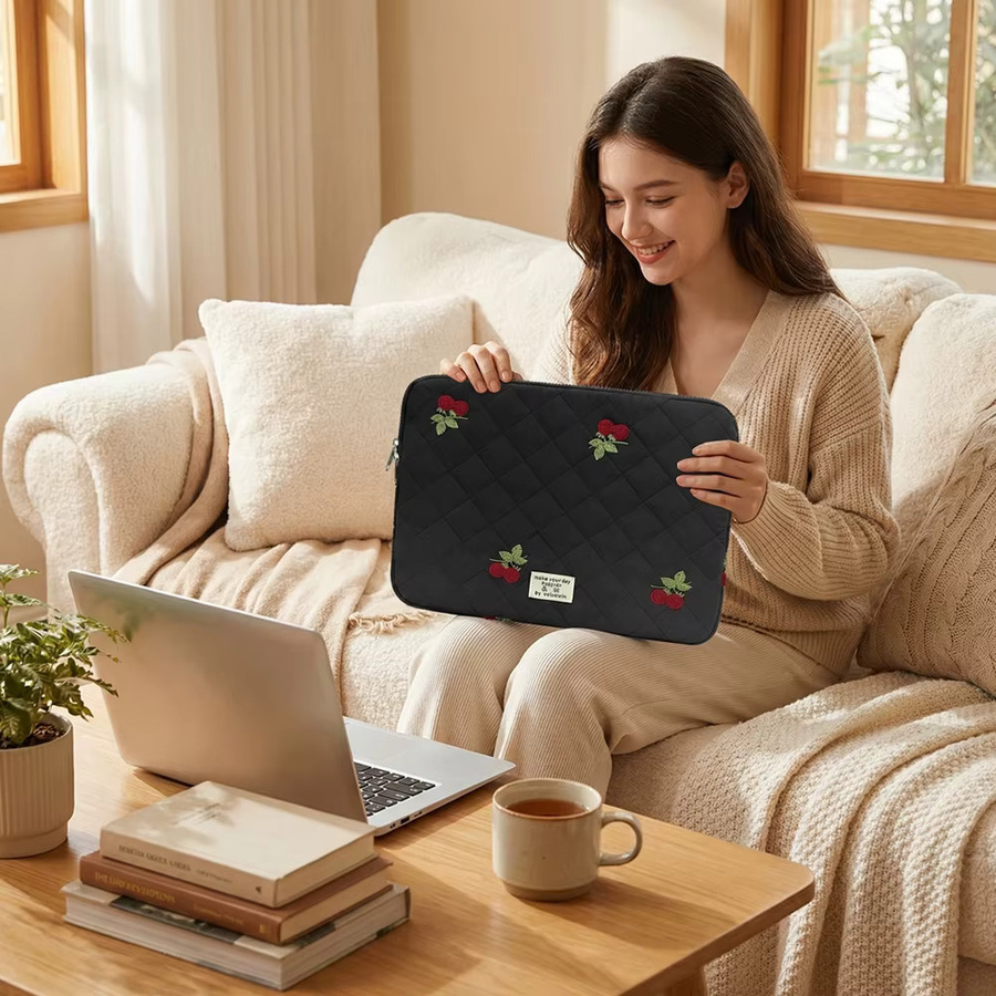 BOKEN Bestickte Laptop-Tasche mit weicher Plüsch-Fütterung für MacBook Air/Pro, Lenovo, Surface und Dell Notebooks, Farbe: Schwarz - Bild 6