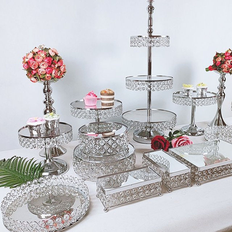 Runder Kuchenständer aus Metall von MYPOAYHODO in Silber mit Kristall-Design - Bild 1