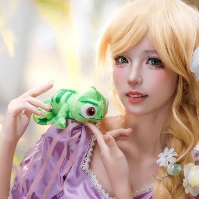 Bandai Disney Pascal Rapunzel Chamäleon, Plüschtier, grün - Bild 1