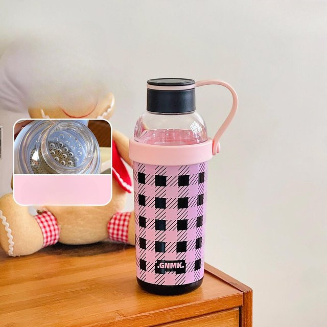 Karierter Thermobecher aus Edelstahl von Yiran Furniture, 550 ml, in Blau, Grün oder Pink - Bild 1